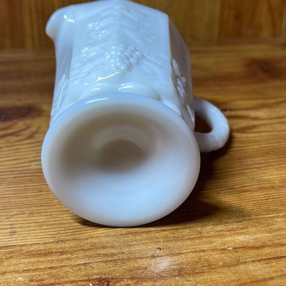 Westmoreland Vintage Milk Glass Creamer Grape Pattern - Picture 6 of 6